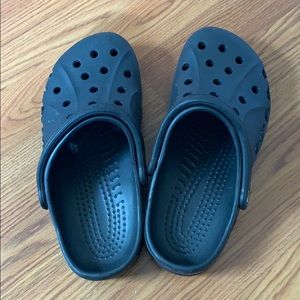 Black crocs